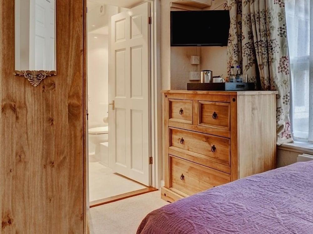 Bed & Breakfast Bosavern House